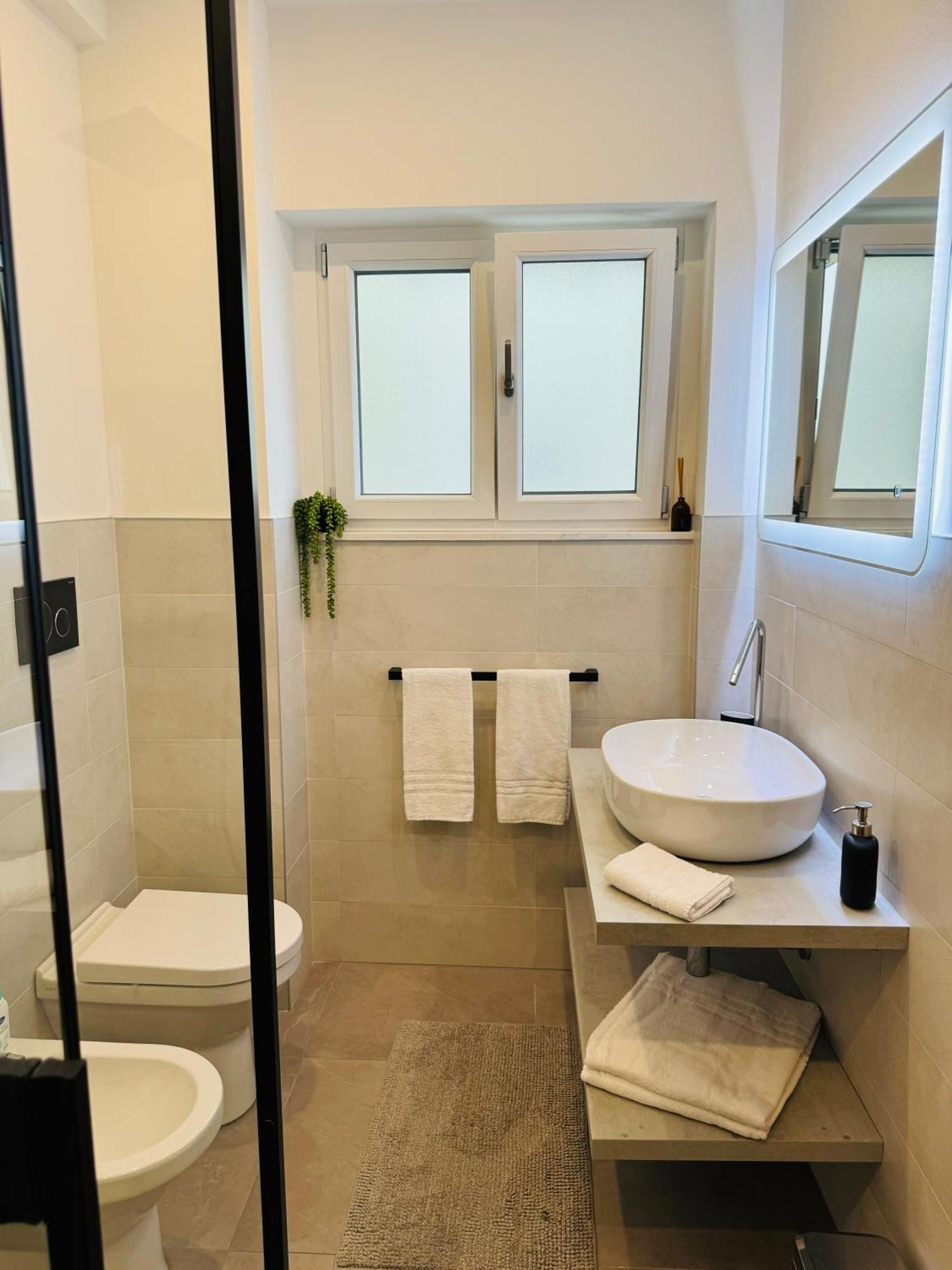 Maison Floran Appartamento In Centro A Триест Екстериор снимка